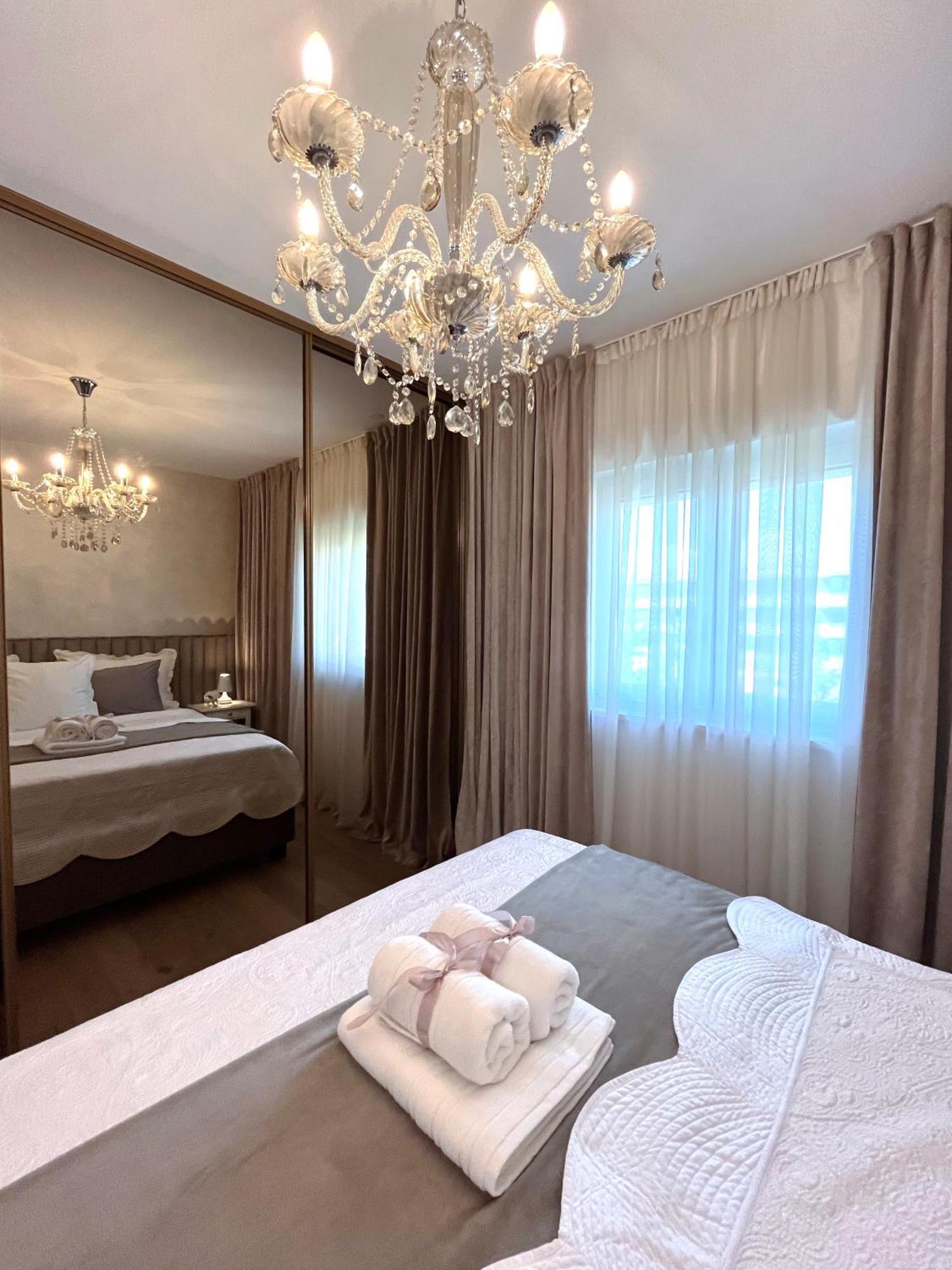 Luxury Apartment Rinos - Free Garage Parking Split Kültér fotó